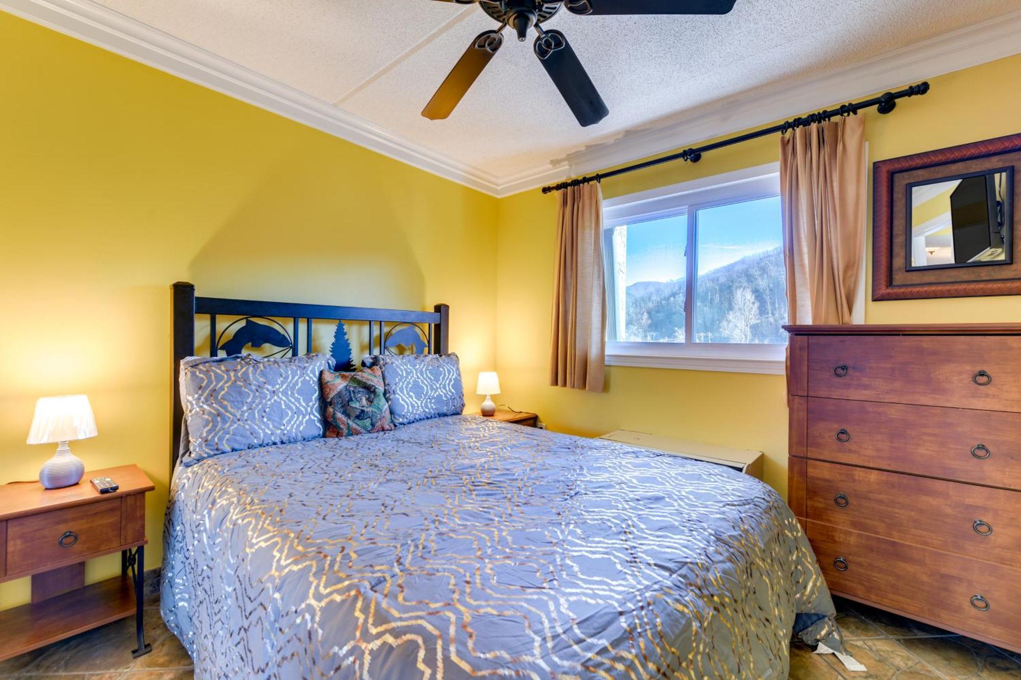 Downtown Gatlinburg Condo With Community Pool! Eksteriør billede