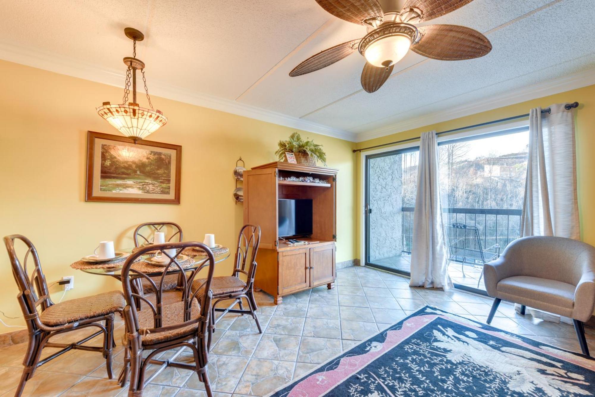 Downtown Gatlinburg Condo With Community Pool! Eksteriør billede
